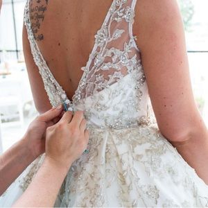 Essence of Australia Wedding Dress Ballgown Bridal 10 (US 6)